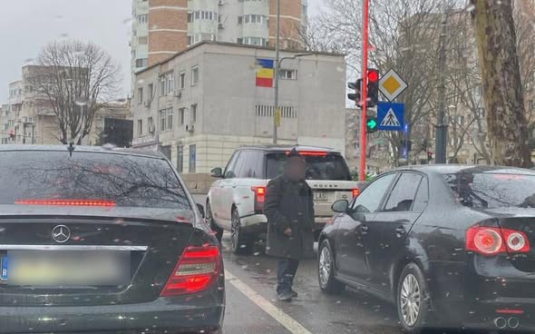 Polițiști locali în timpul unor acțiuni desfășurate în Constanța pentru combaterea cerșetoriei