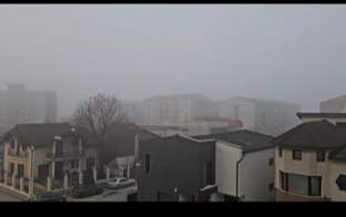 Ceață densă pe un drum din județul Constanța