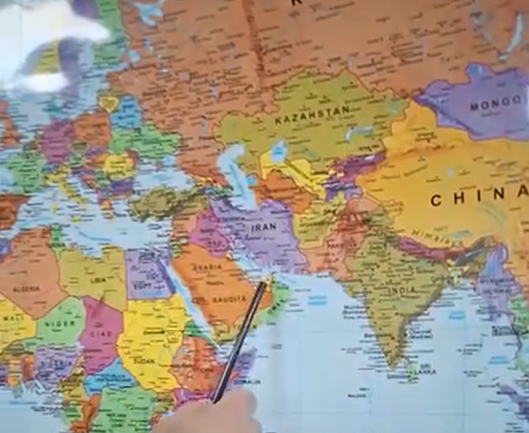 Nave comerciale în zona Strâmtorii Ormuz