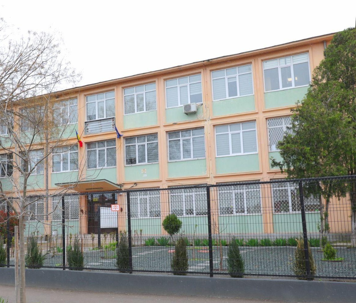 Imagine cu clădirea Școlii Gimnaziale nr. 43 „Ferdinand” din Constanța