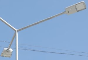 Corpuri de iluminat public montate pe stâlp în Constanța